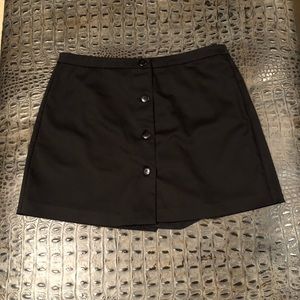 NEW!! Cache Black Skorts!!